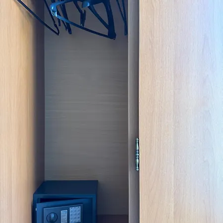 Ξενοδοχείο με διαμερίσματα Florida & - Adults Only 2*